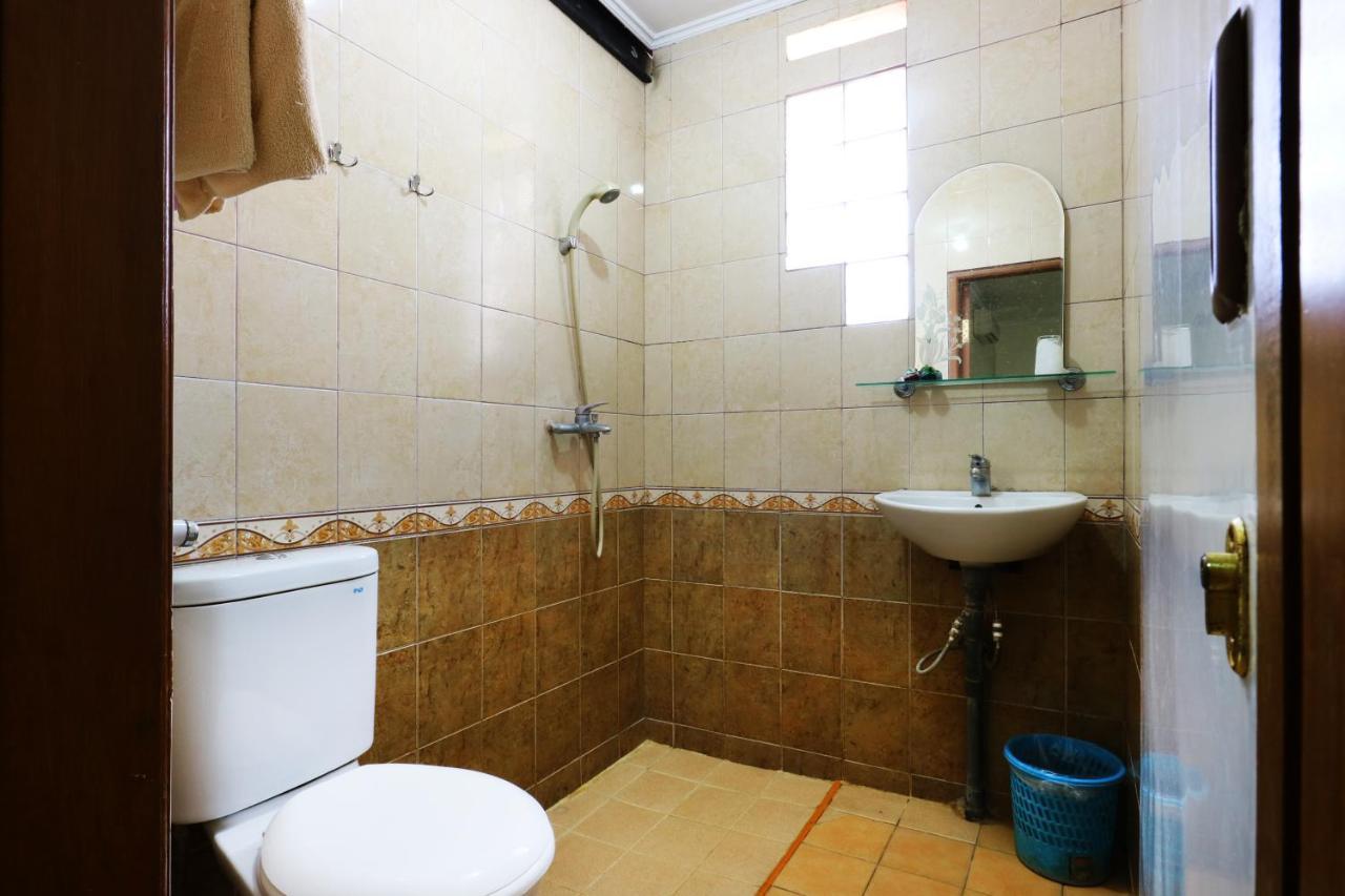 Reddoorz Plus Near Brawijaya Museum Маланг Екстериор снимка