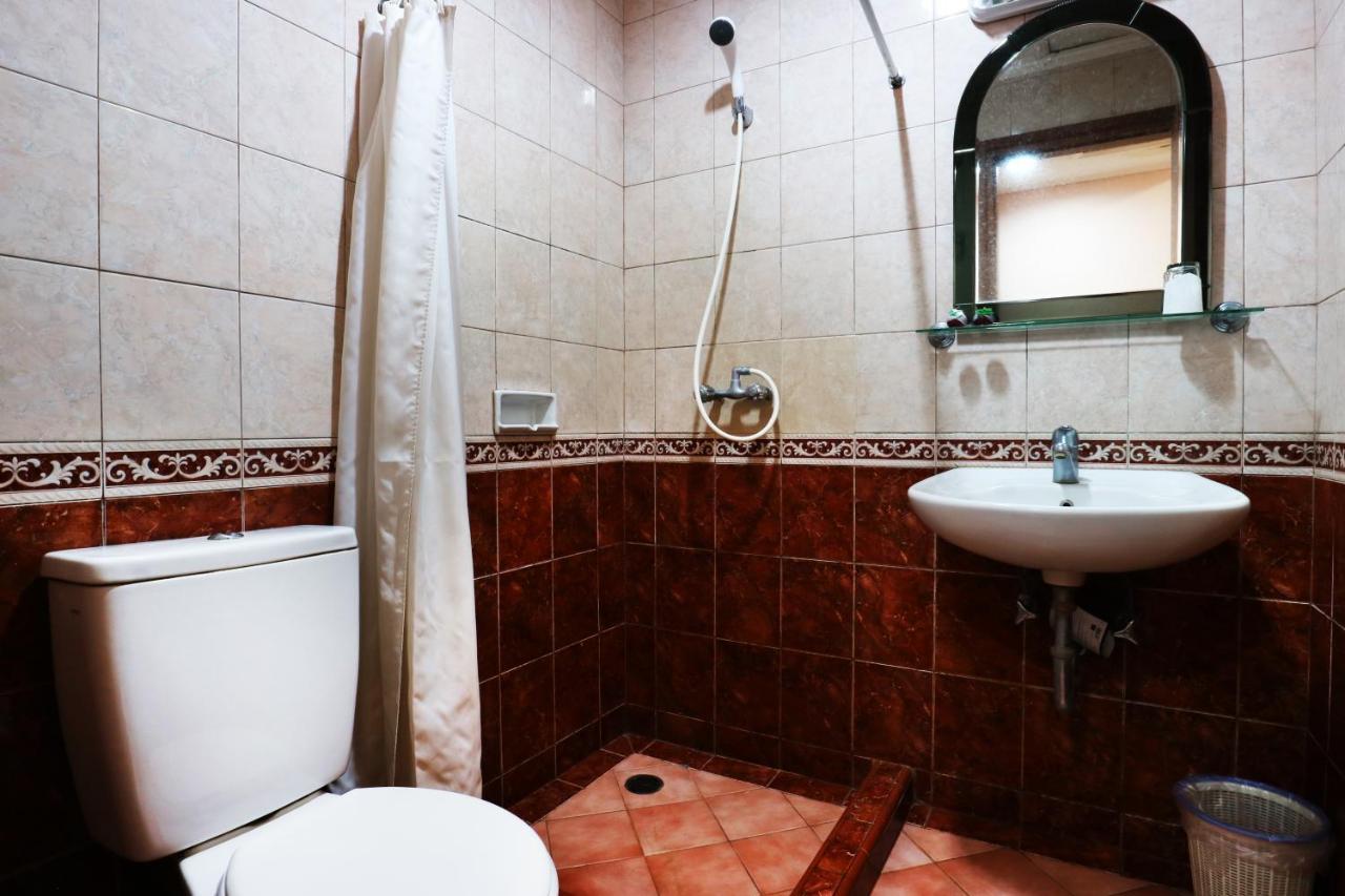 Reddoorz Plus Near Brawijaya Museum Маланг Екстериор снимка