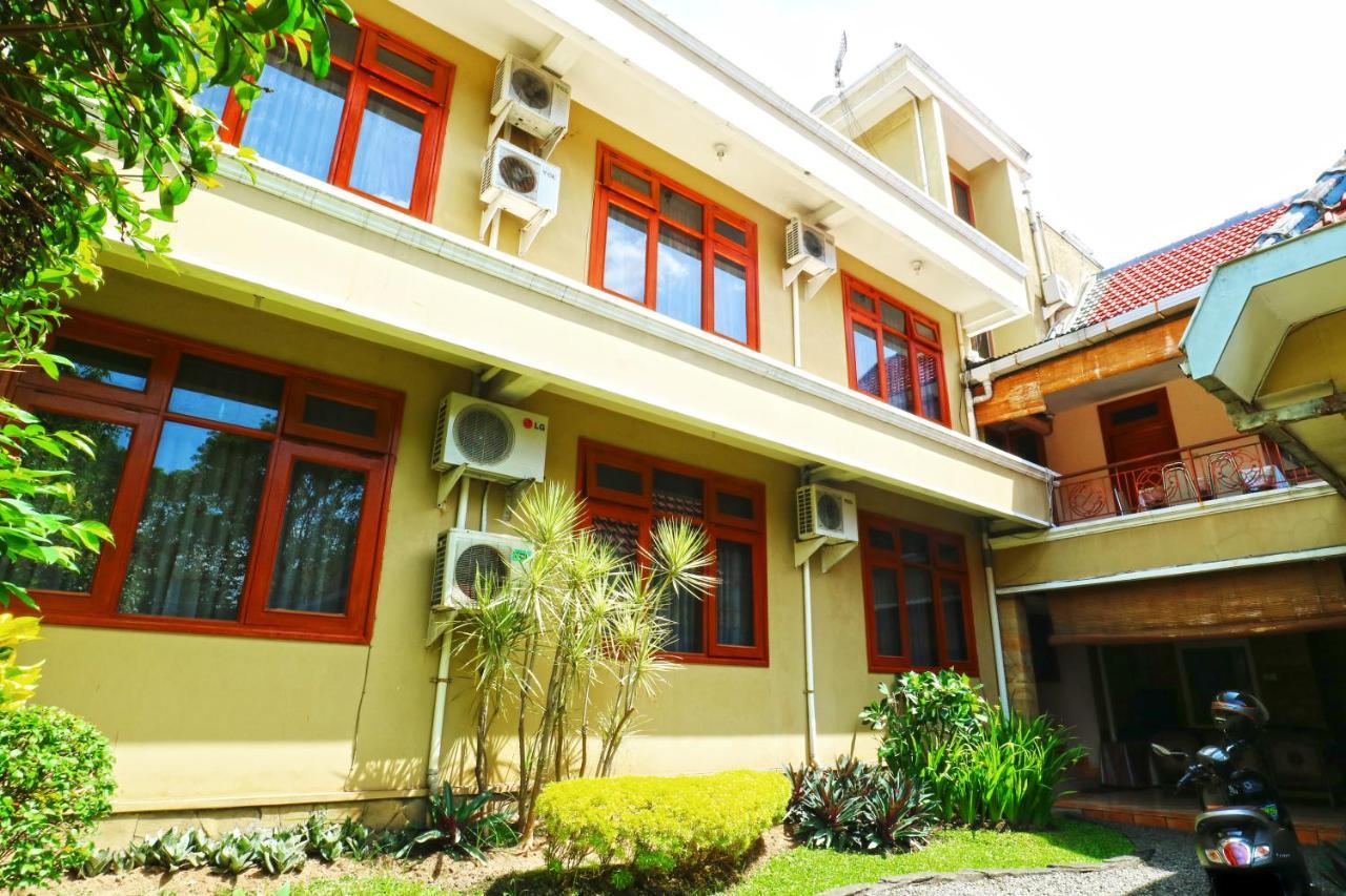 Reddoorz Plus Near Brawijaya Museum Маланг Екстериор снимка