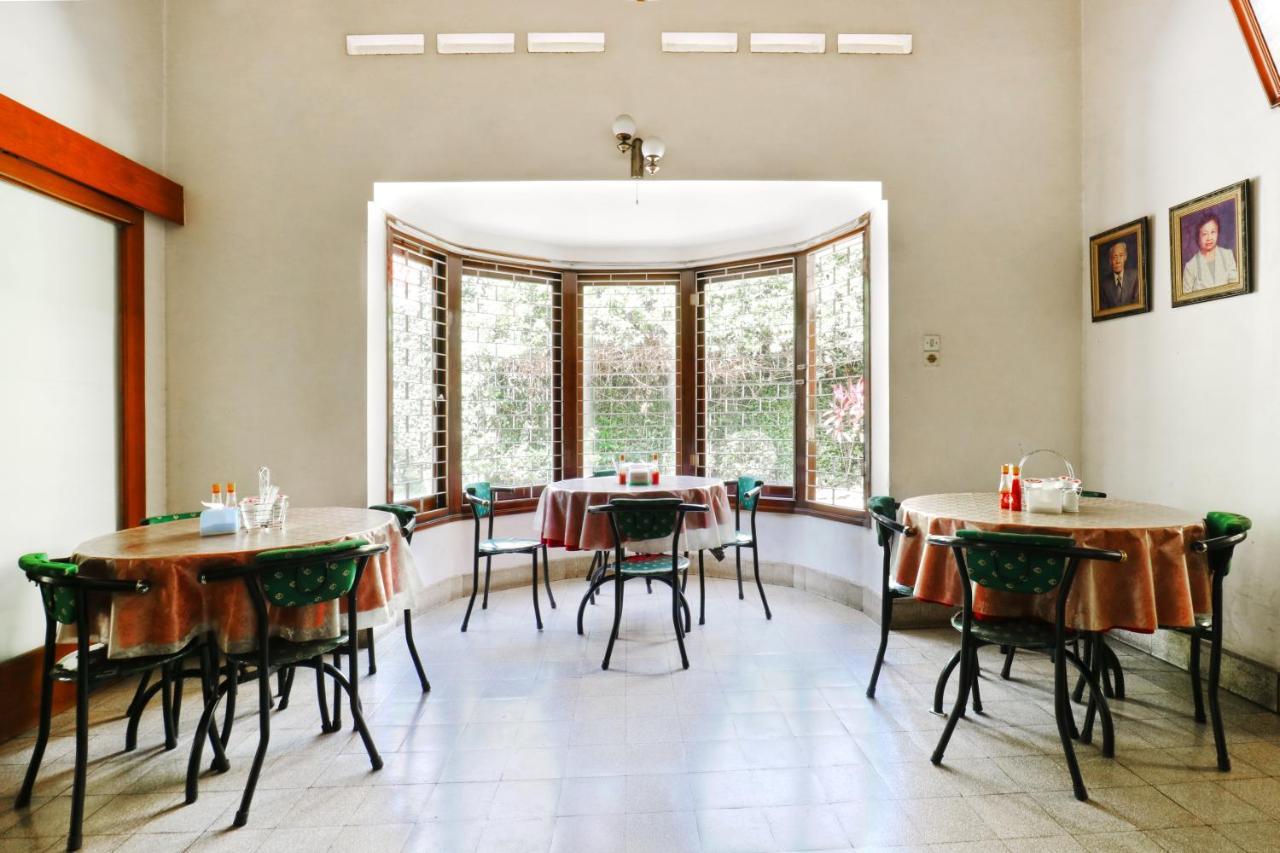 Reddoorz Plus Near Brawijaya Museum Маланг Екстериор снимка