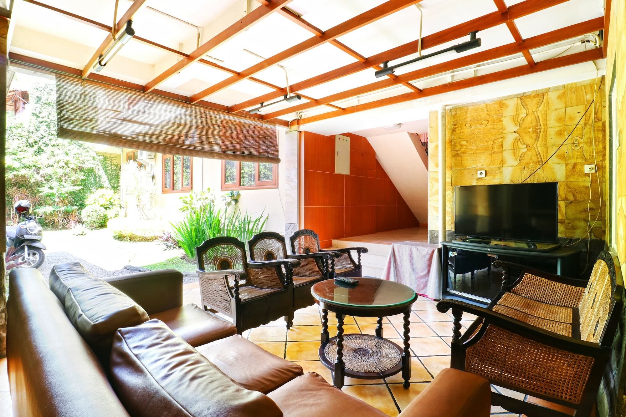 Reddoorz Plus Near Brawijaya Museum Маланг Екстериор снимка