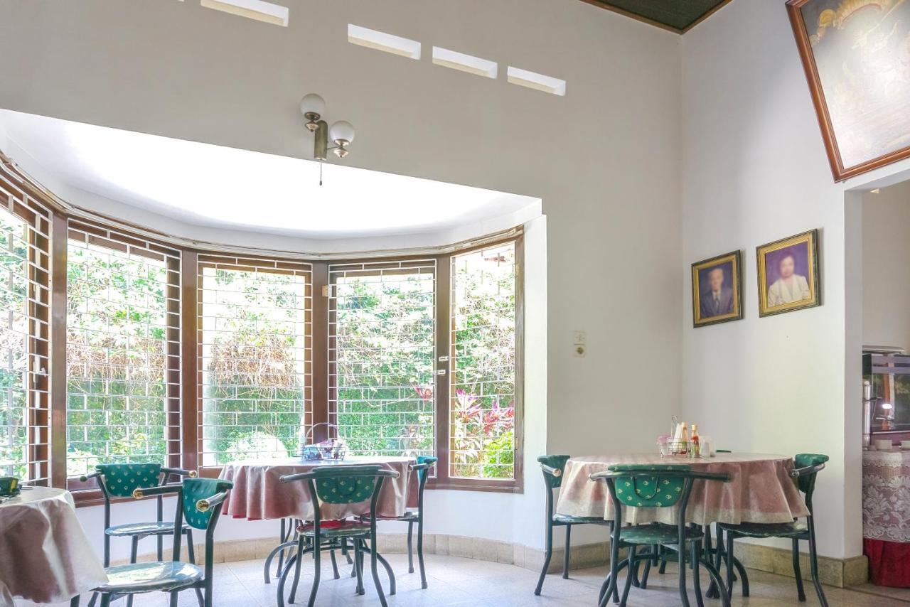 Reddoorz Plus Near Brawijaya Museum Маланг Екстериор снимка